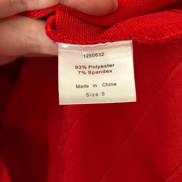 FASHION NOVA Off The Shoulder Dress Size Small - Picture 3 of 3